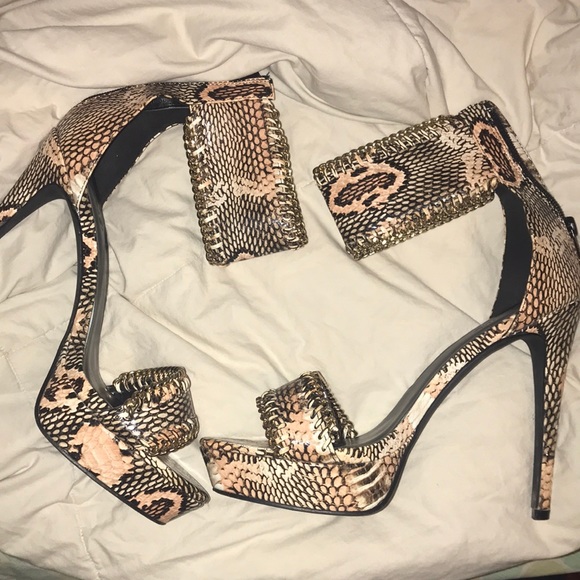 Fashion Nova Shoes - Snakeskin heels